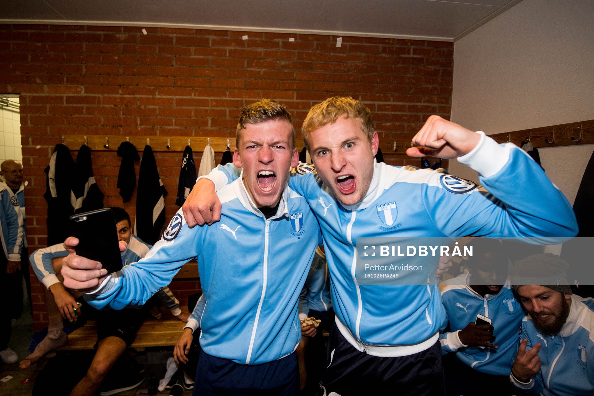 Malmö FFs Teddy Bergqvist och Franz Brorsson jublar i