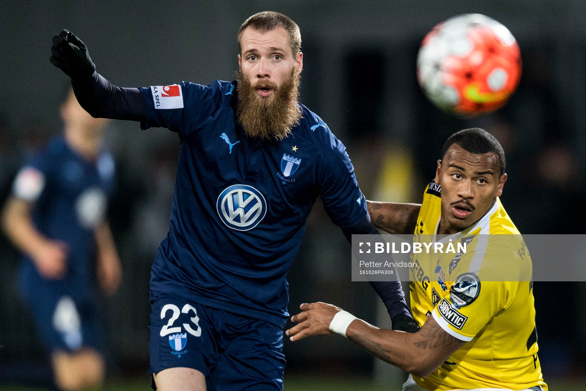 Malmö FFs Jo Inge Berget och Falkenbergs Felipe Carvalho