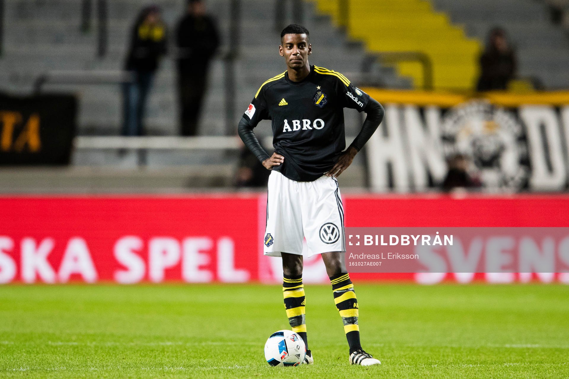 s Alexander Isak ser deppig ut