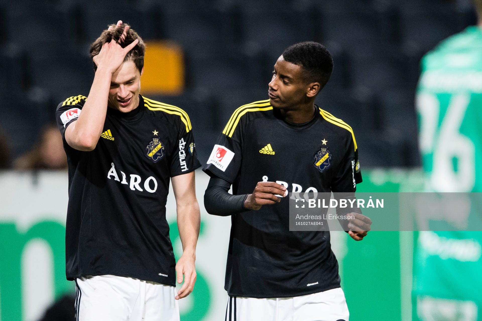 s Sauli Väisänen och Alexander Isak