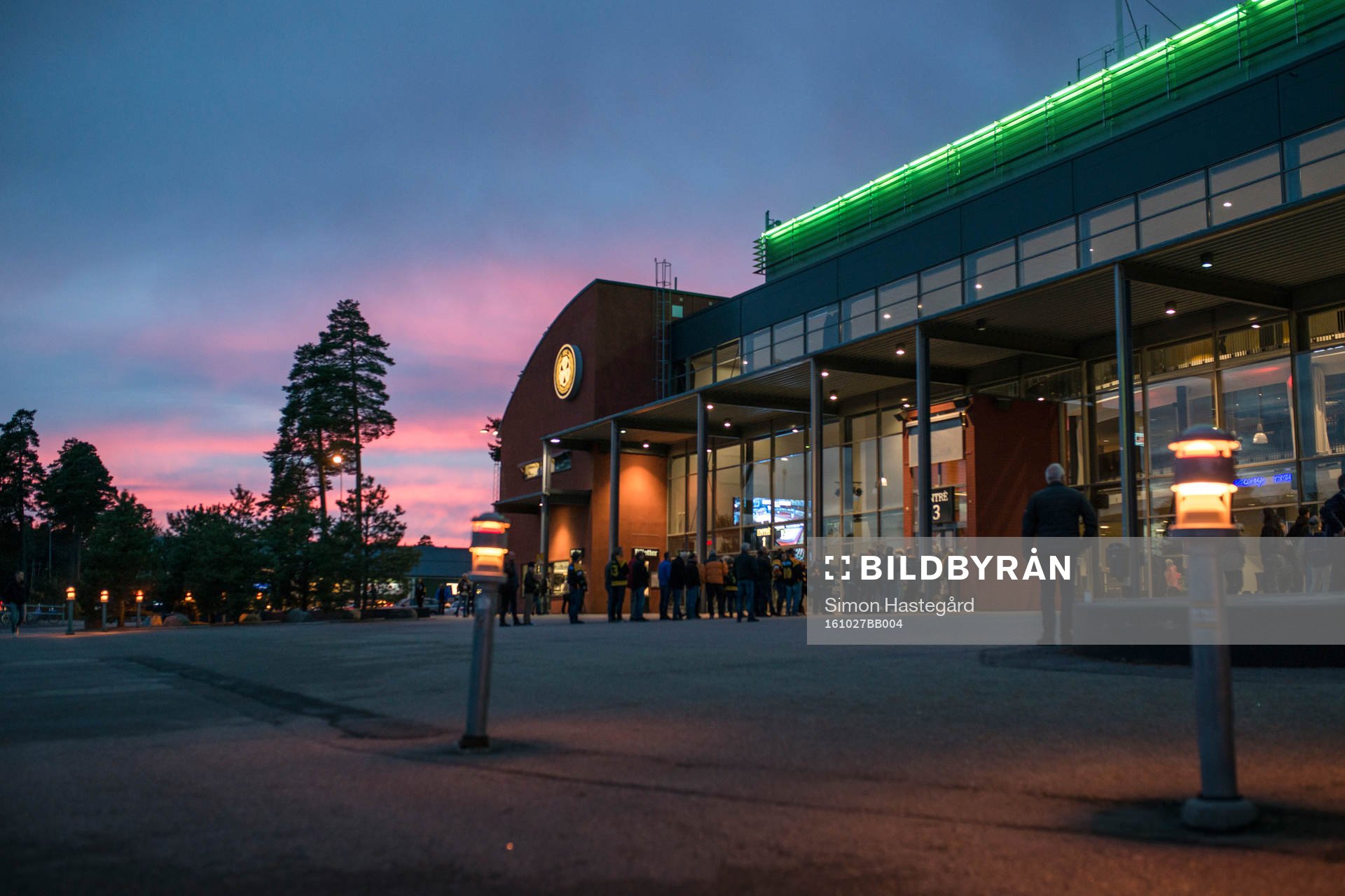 Solnedgång utanför Gavlerinken Arena före