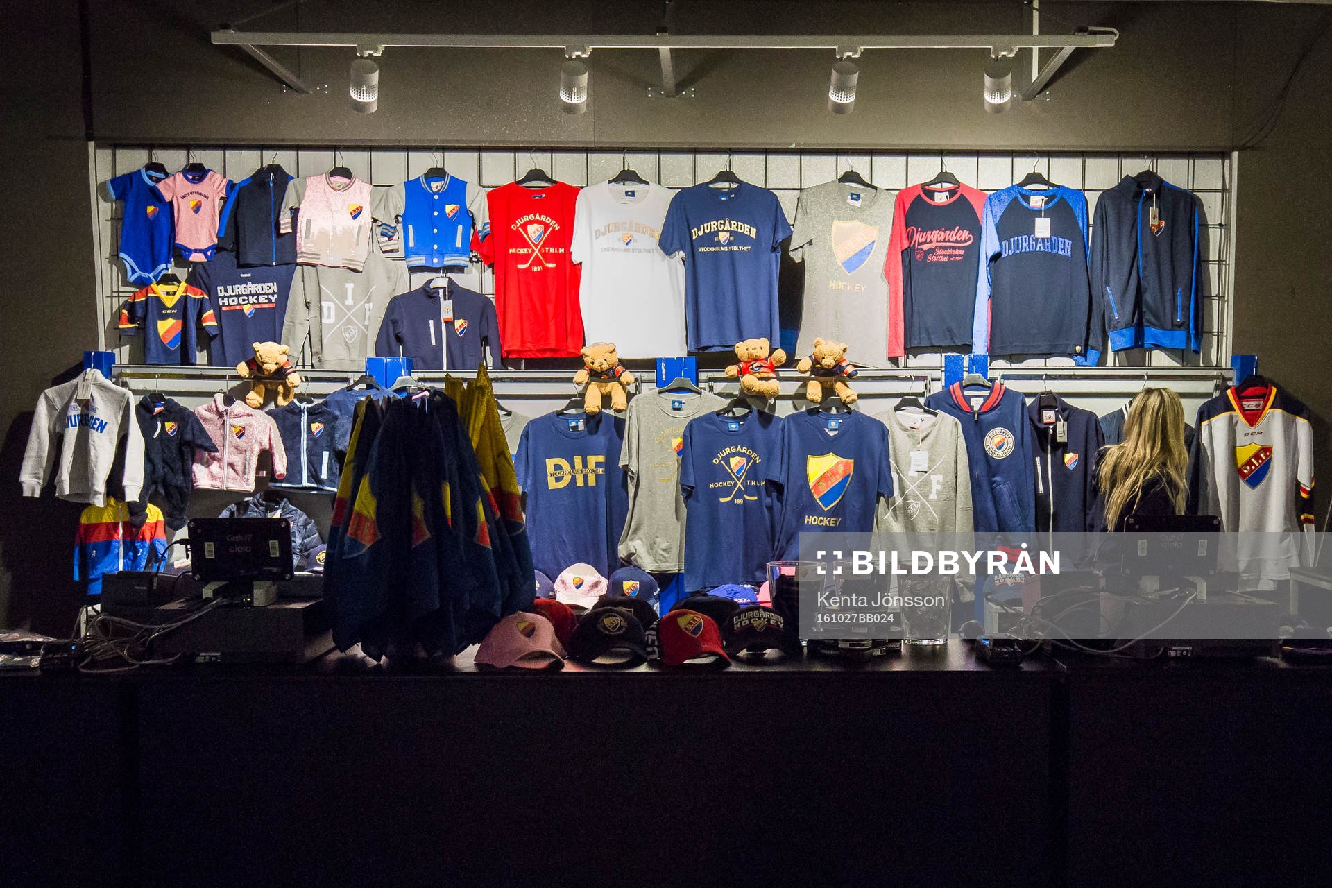 Djurgårdens souvenirbutik på Hovet innan ishockeymatchen