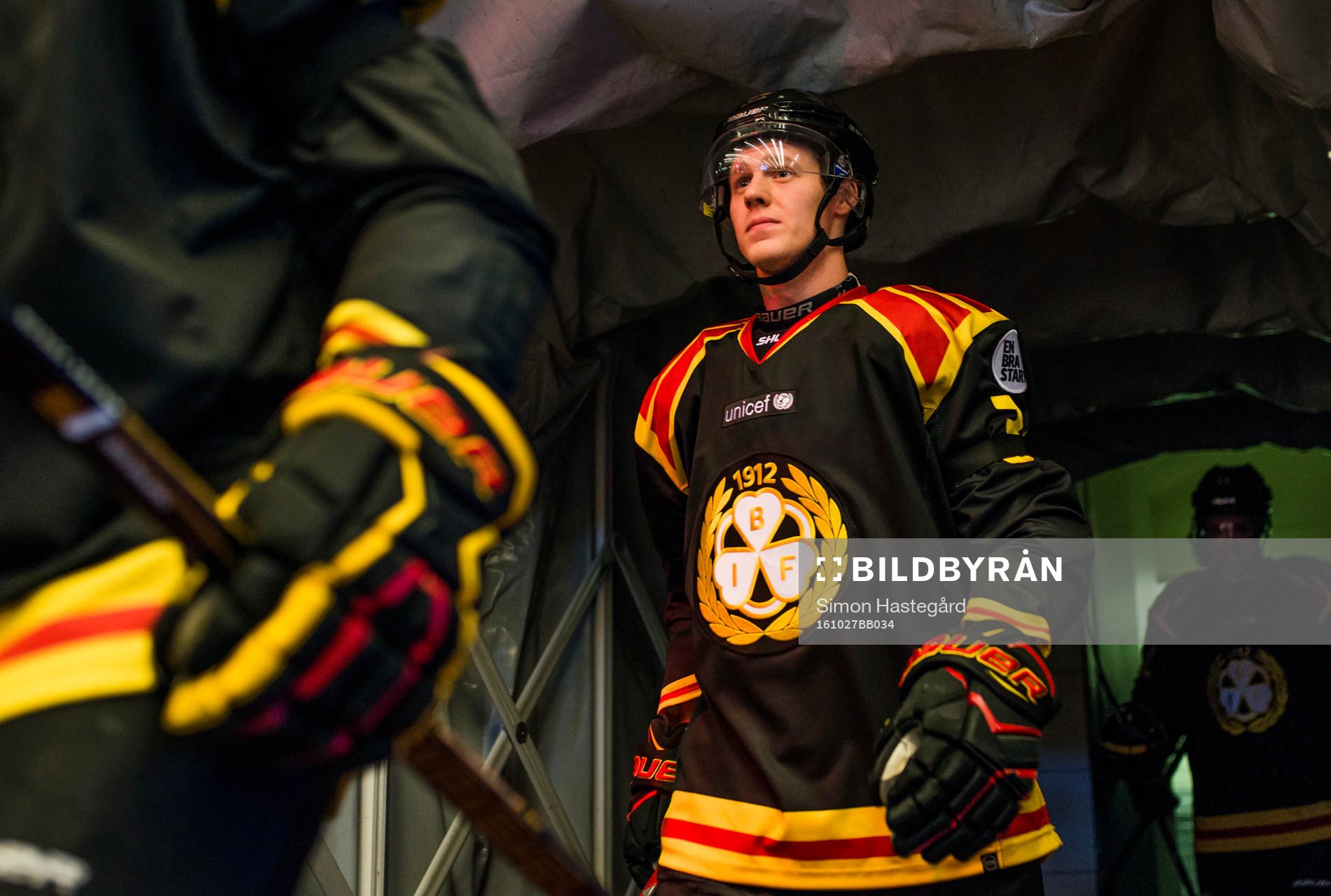 Brynäs Linus Ölund före ishockeymatchen i SHL mellan
