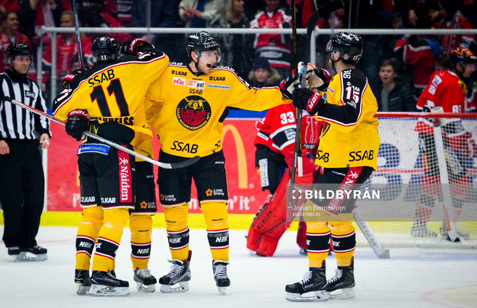 Luleås Petter Emanuelsson gör 2-2 och jublar