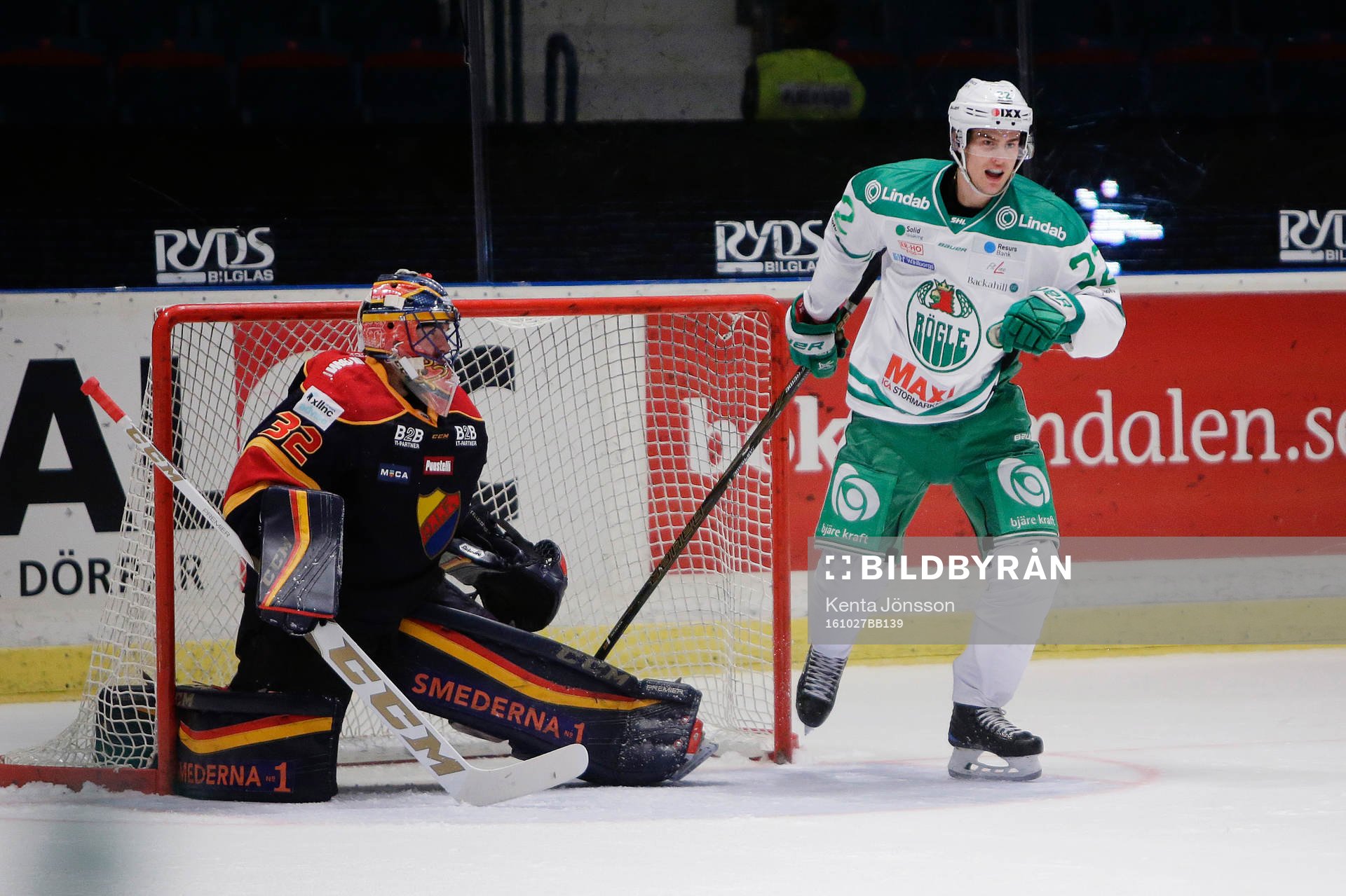 Rögles Sebastian Wännström gör 0-2 bakom Djurgårdens