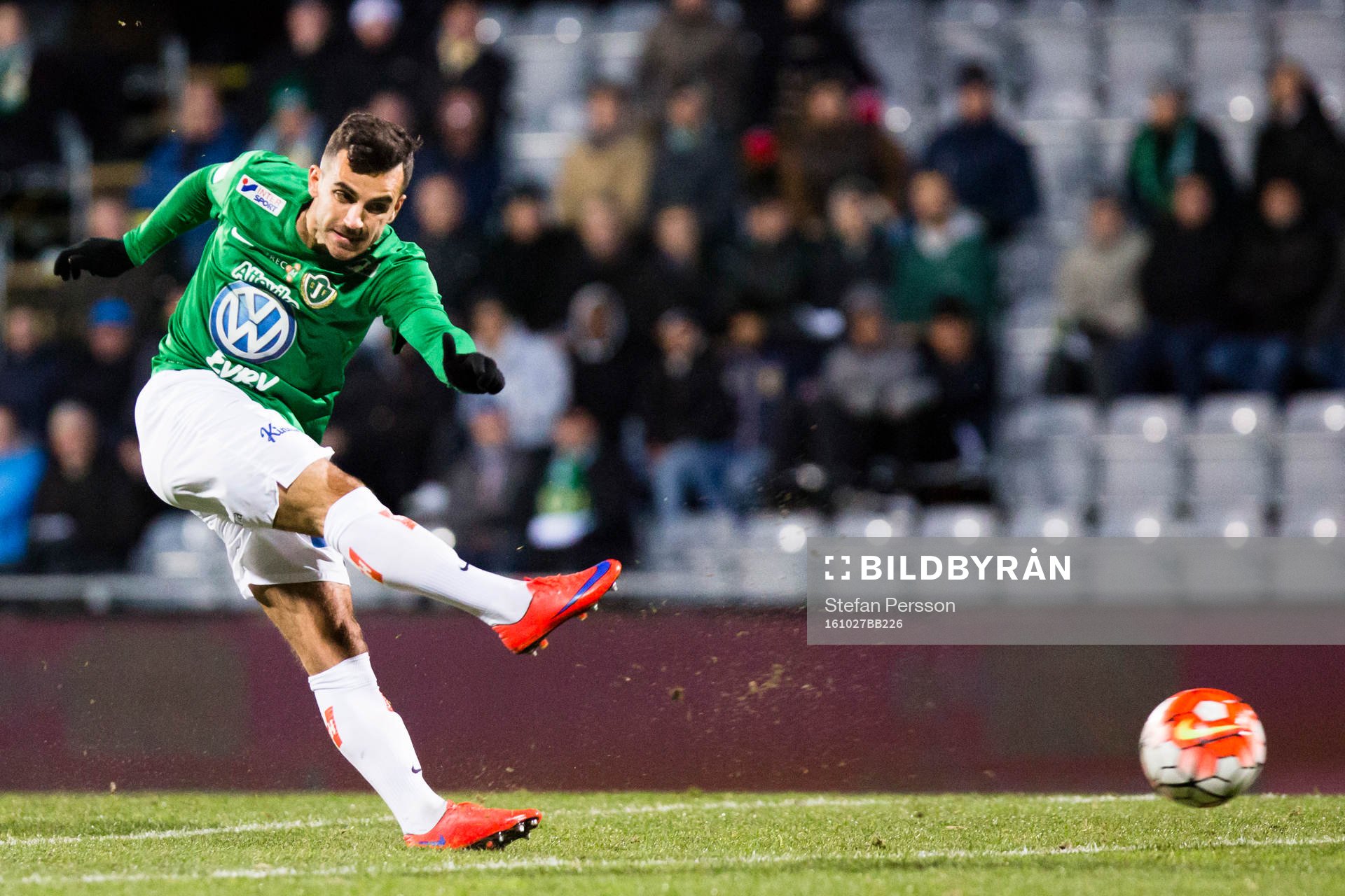 Jönköpings Liridon Silka skjuter