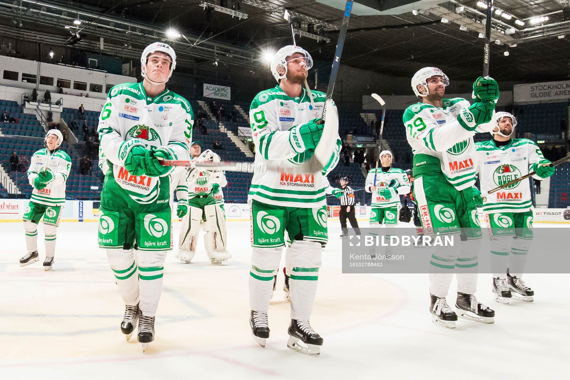 Rögles spelare jublar