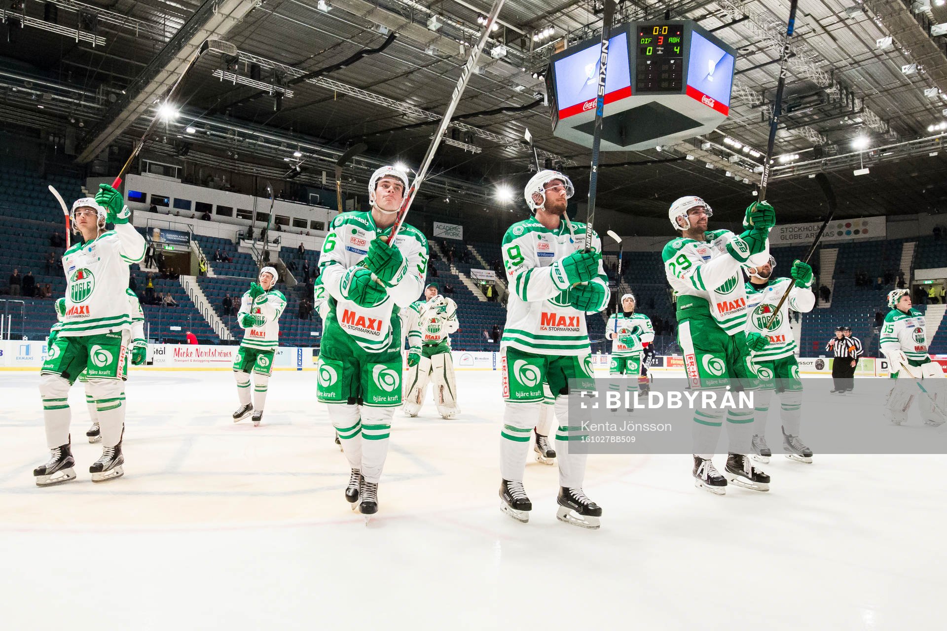 Rögles spelare jublar