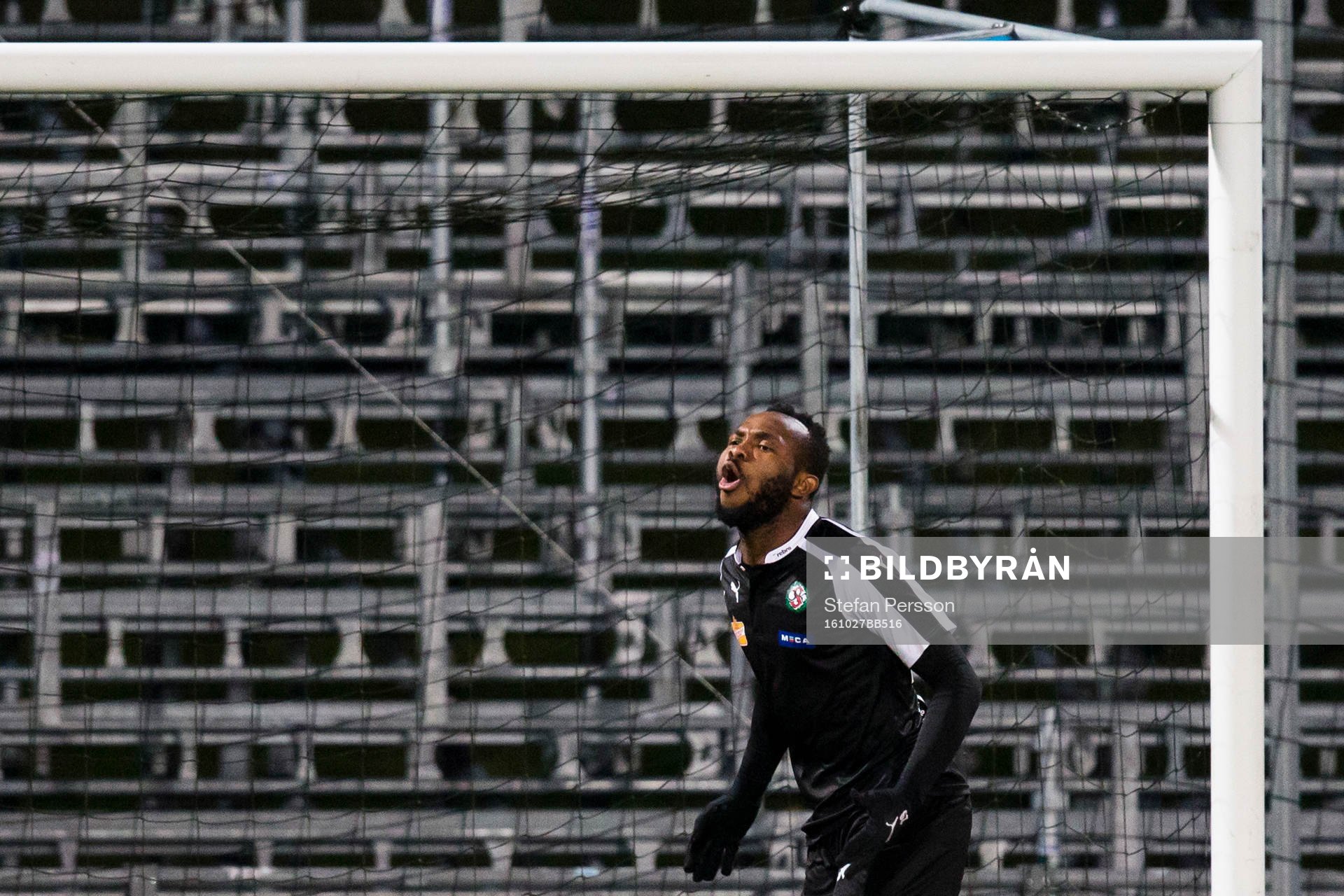 Örebros Michael Junior Omah deppar