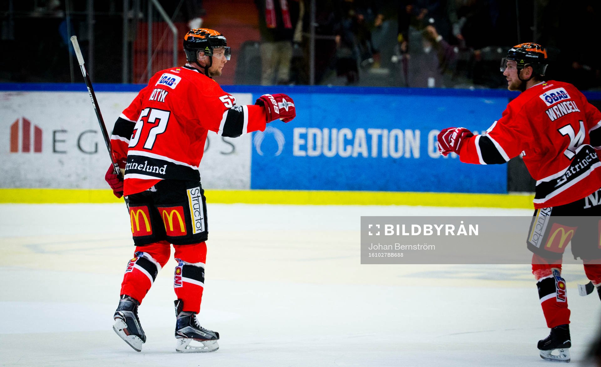 Örebros Johan Motin och Tom Wandell jublar