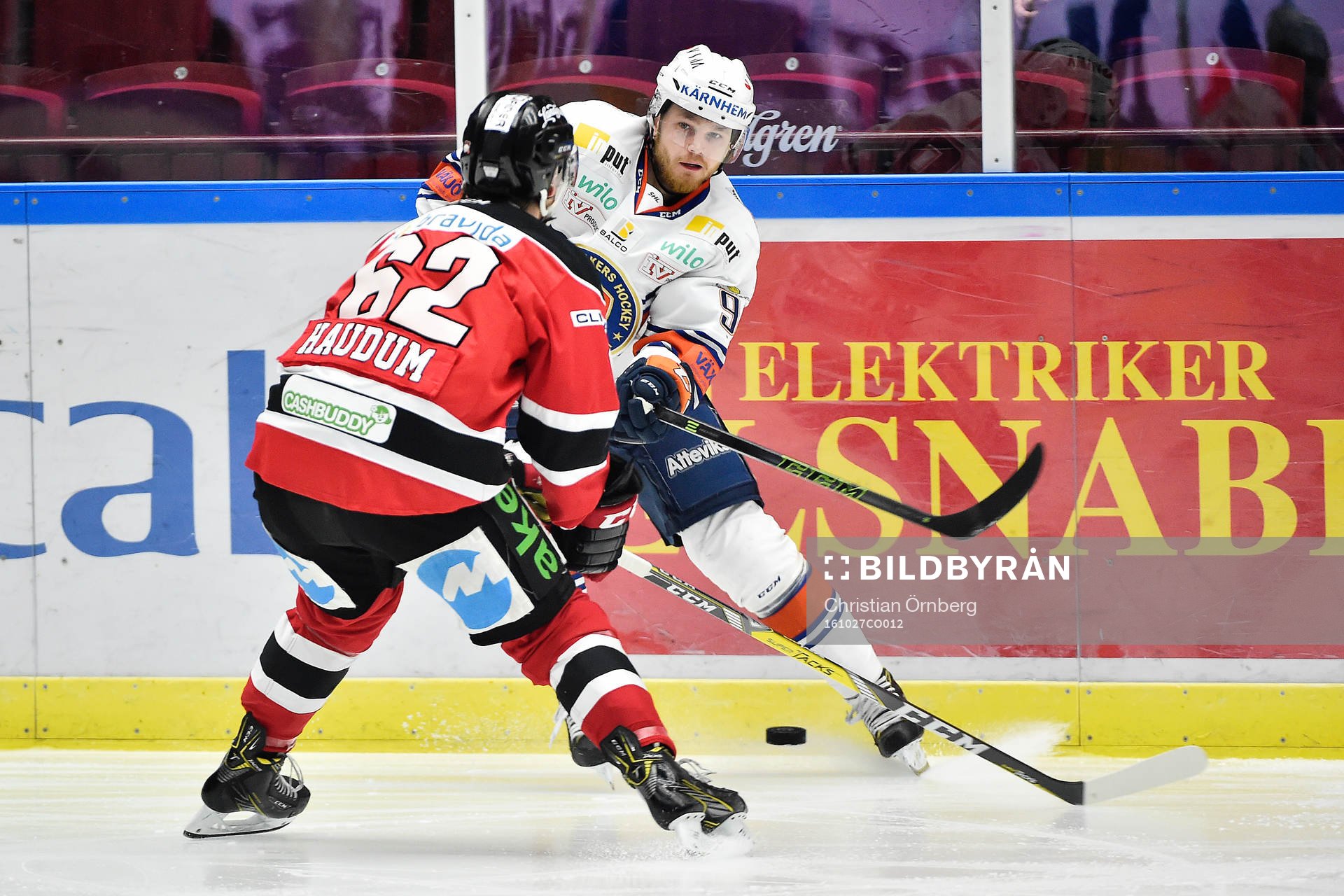 Växjös Sam Marklund och Malmö Redhawks Lukas Haudum
