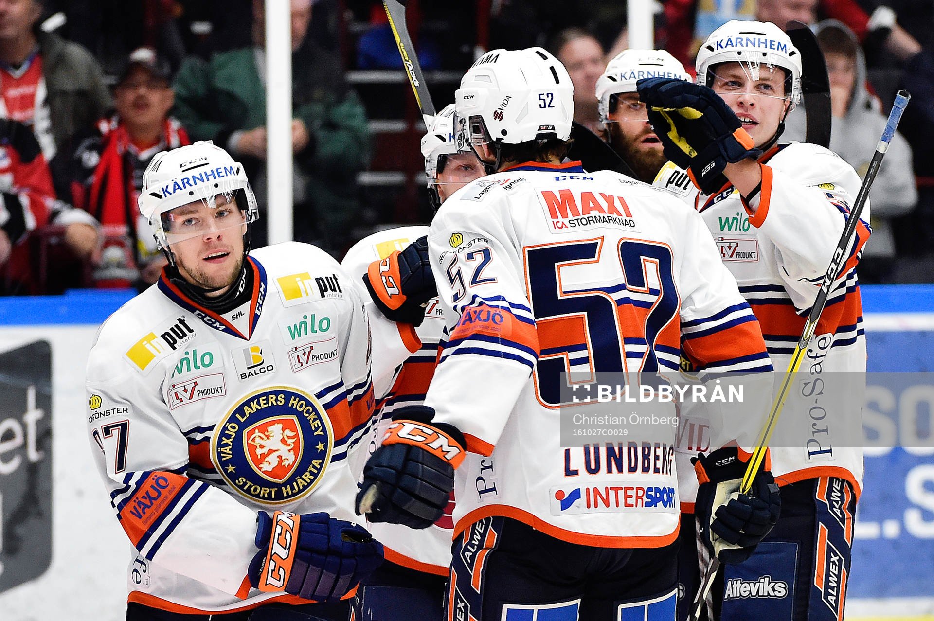 Växjös Robert Rosén (tv) jublar