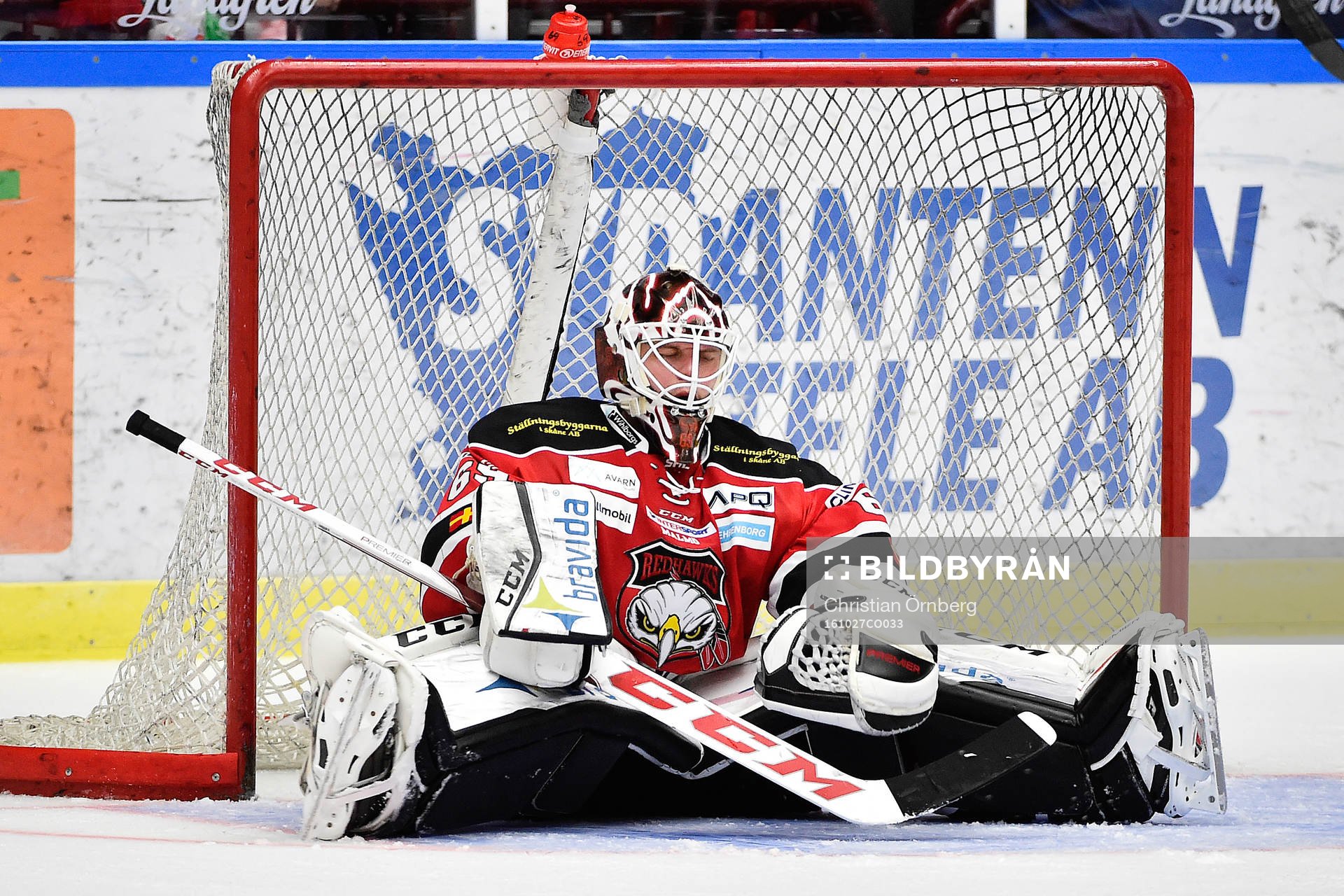 Malmö Redhawks målvakt Oscar Alsenfelt deppar