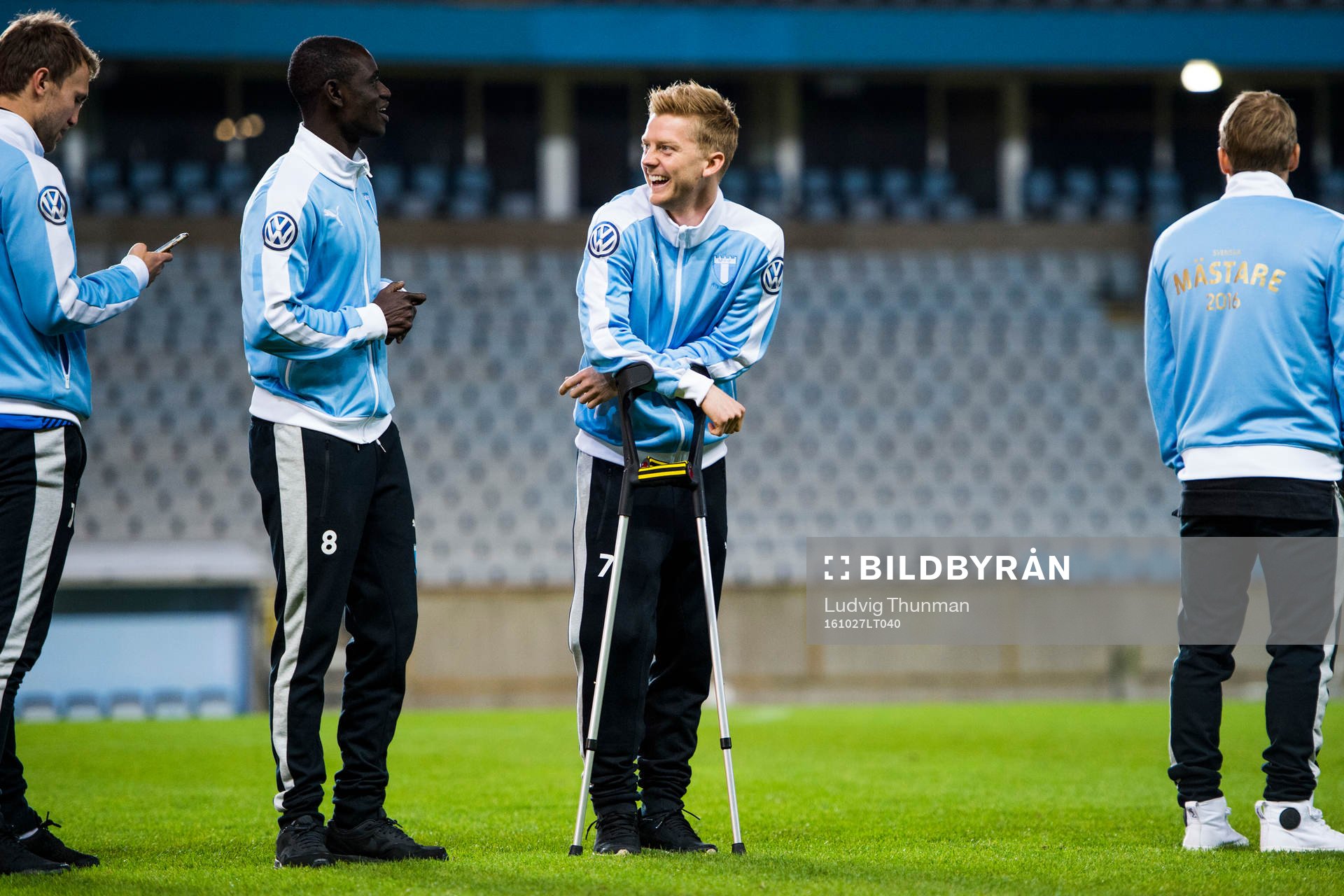 Malmö FFs Anders Christiansen på kryckor