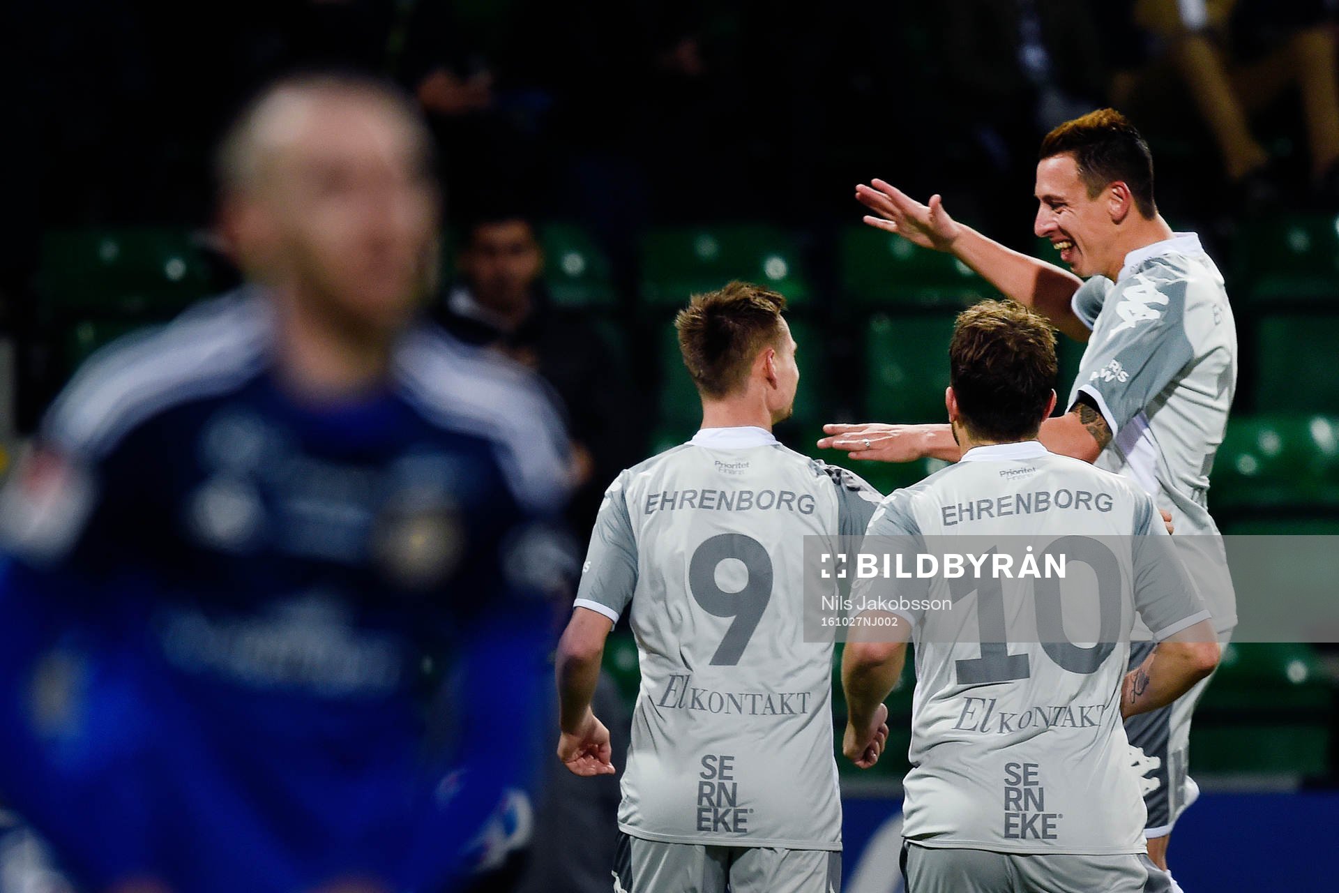IFK Göteborgs spelare jublar efter att Jakob Ankersen gjort 0-1 under fotbollsmatchen i Allsvenskan mellan GIF Sundsvall och IFK Göteborg den 27 oktober 2016 i Sundsvall.