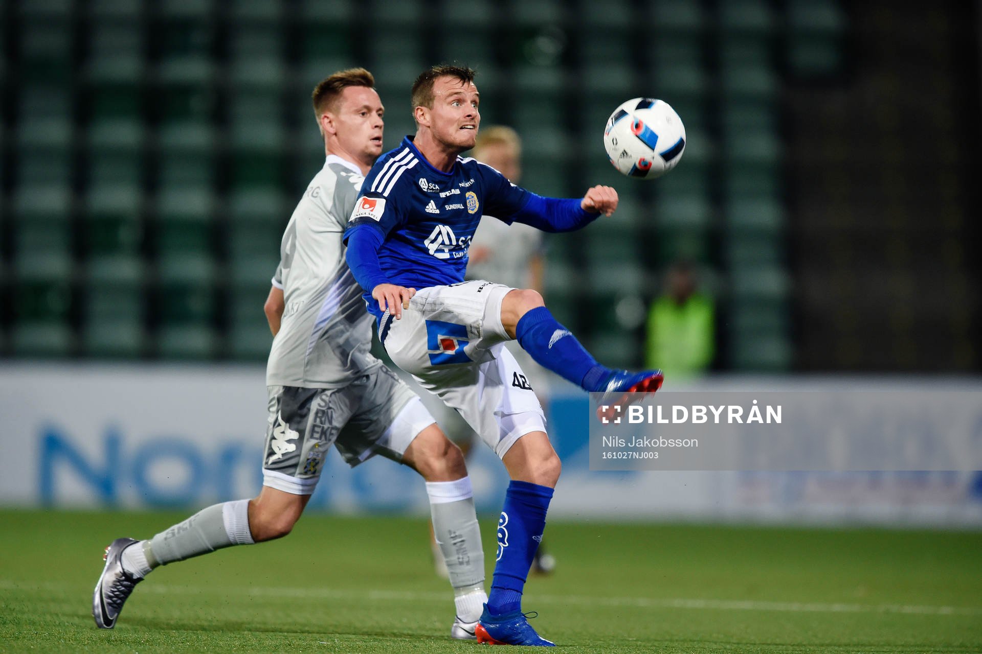 Sundsvalls Eric Larsson och IFK Göteborgs Jakob Ankersen