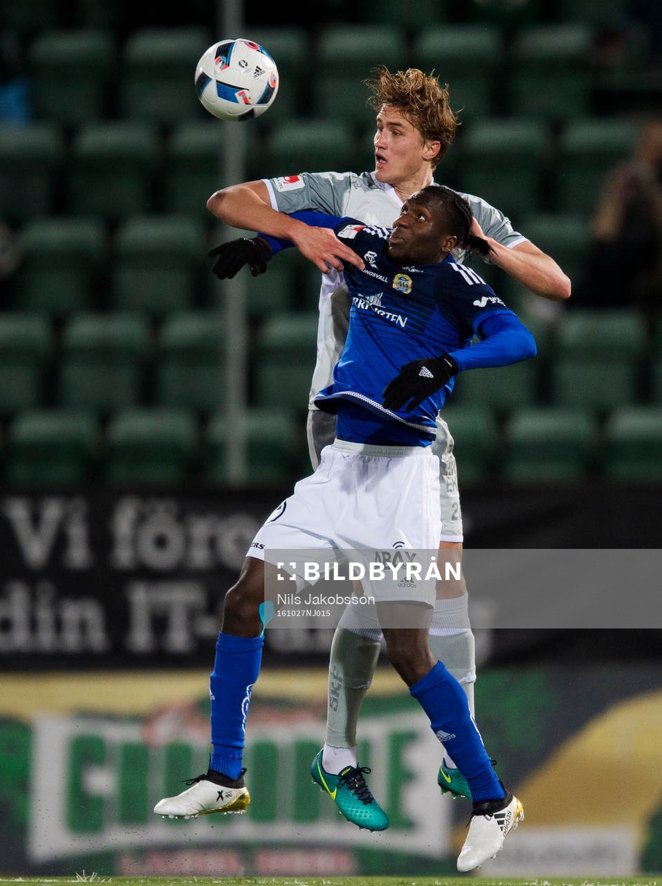 IFK Göteborgs Thomas Rogne och Sundsvalls Peter Wilson