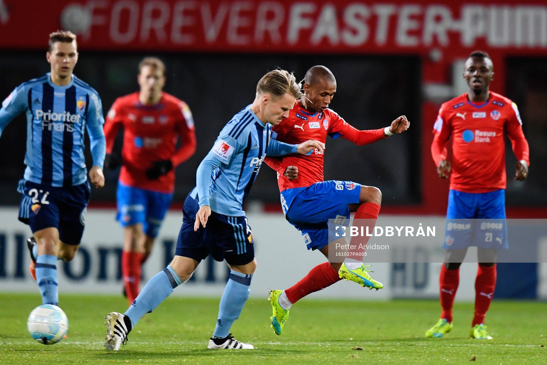 Djurgårdens Jacob Une Larsson och Helsingborgs Bradley
