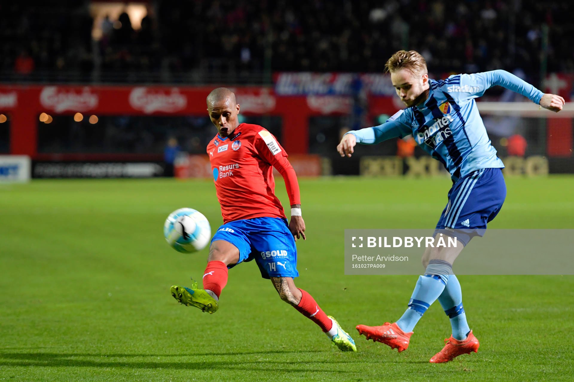 Djurgårdens Daniel Berntsen och Helsingborgs Bradley Ralani