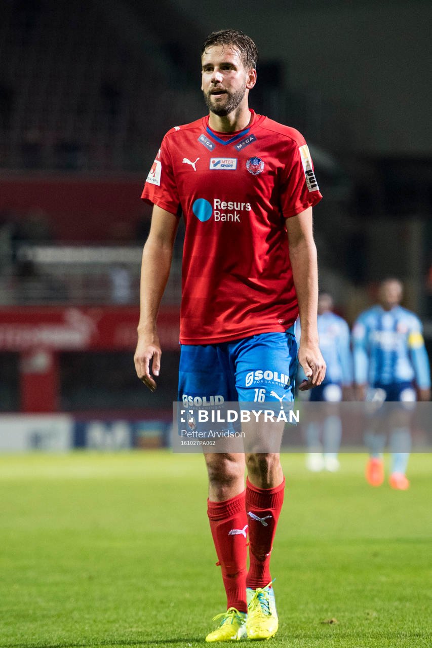 Helsingborgs Mikael Dahlberg deppar när han lämnar planen