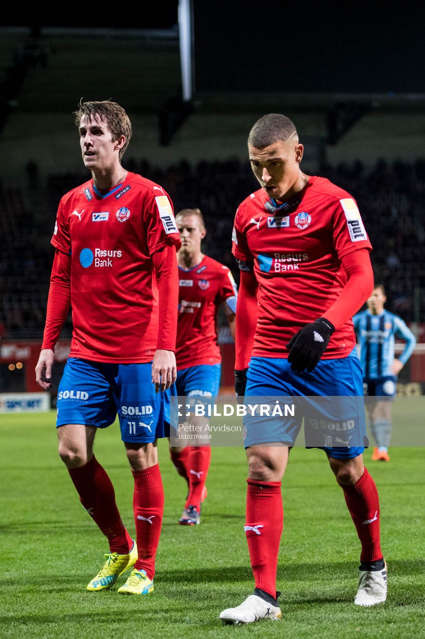 Helsingborgs Adam Eriksson och Jordan Larsson deppar när