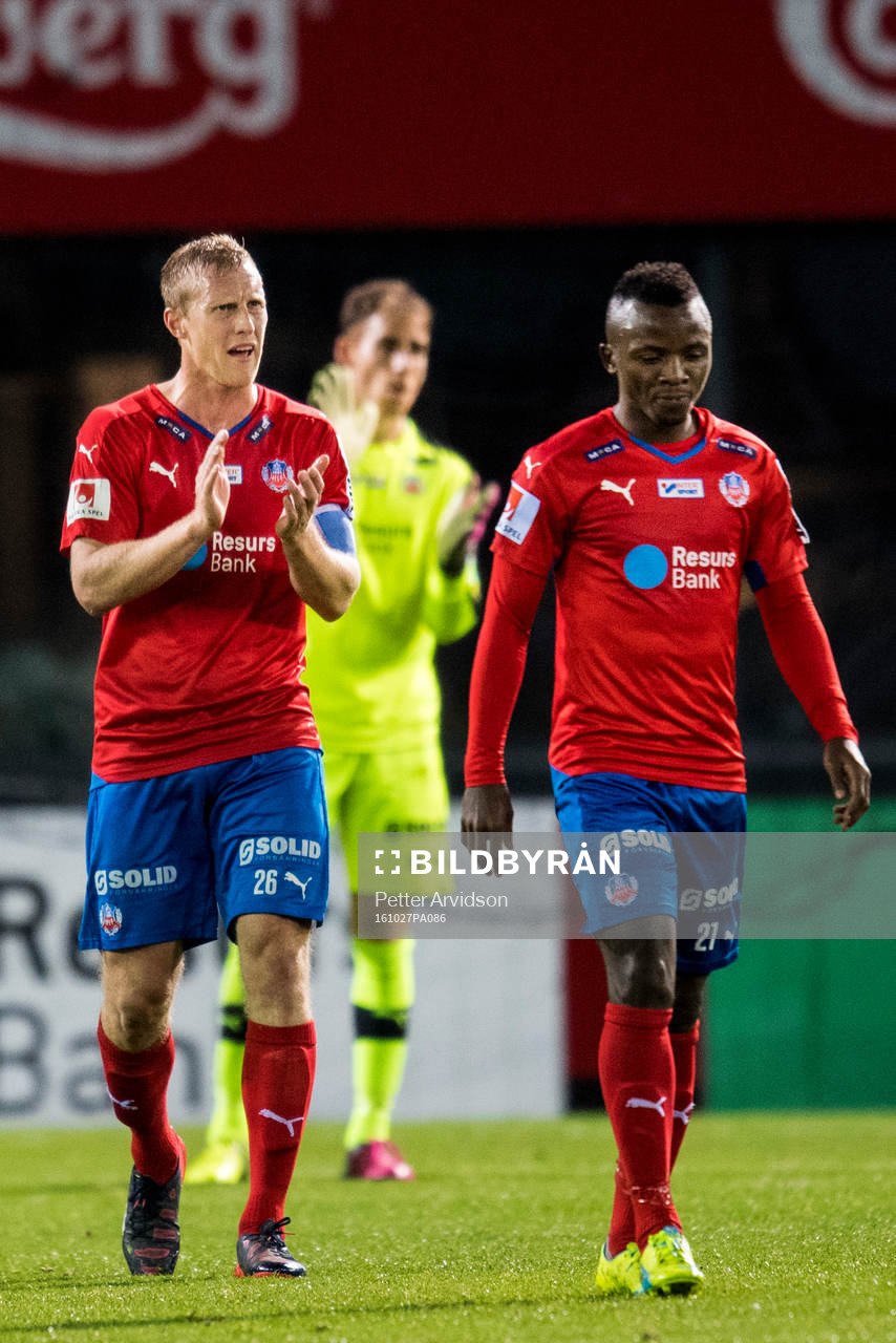 Helsingborgs Peter Larsson och Monday Samuel deppar