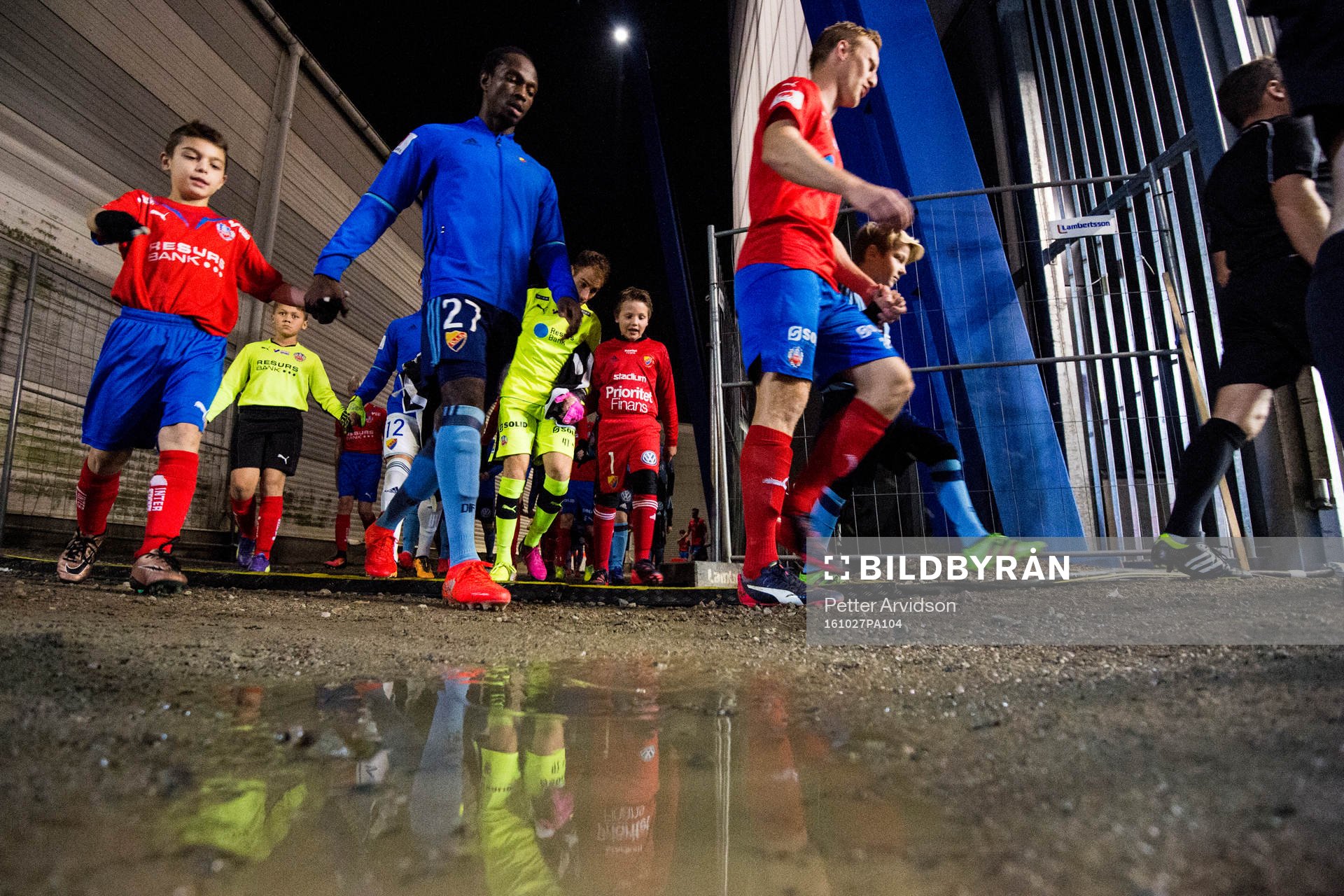 Djurgårdens Kebba Ceesay och Helsingborgs Peter Larsson