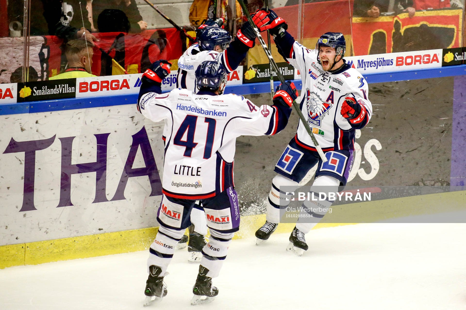 Linköpings Andrew Gordon, Broc Little och Garret Roe jublar