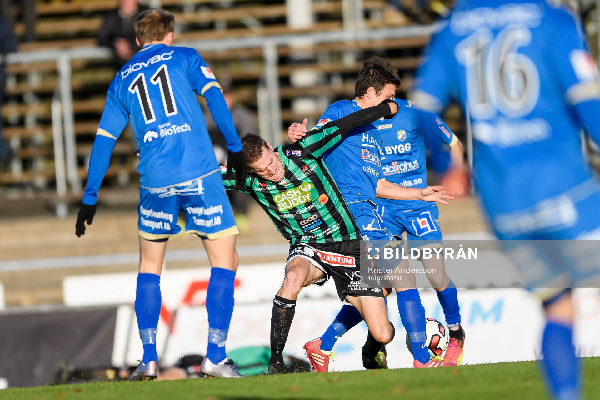 Varbergs Karl Söderström och Ljungskiles Allan Mohideen