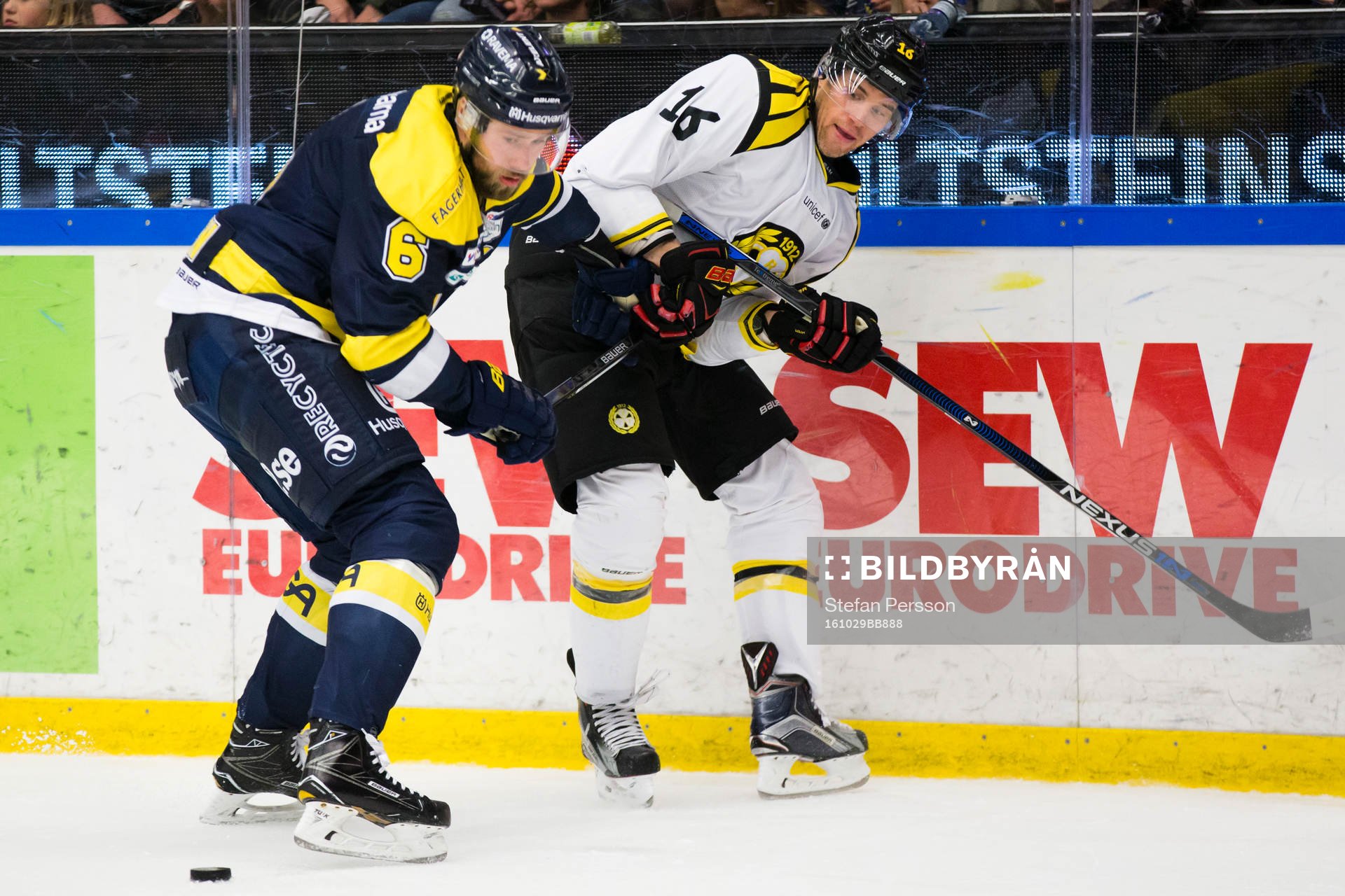 s Christoffer Persson i kamp mot Brynäs Daniel Paille