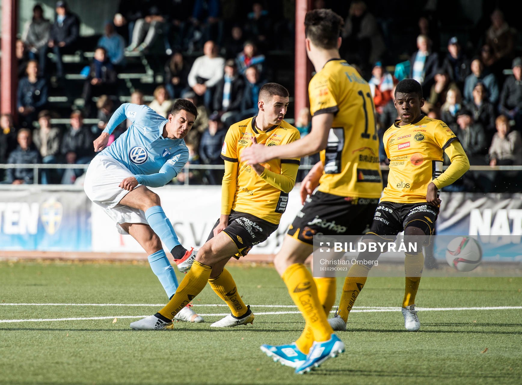Malmös Isak Redzic skjuter in 3-0