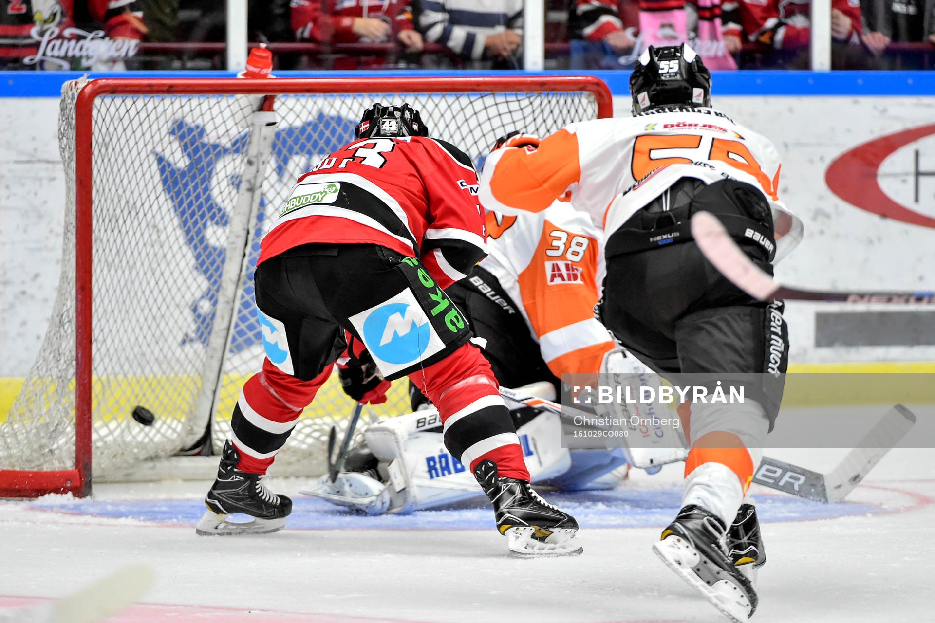 Malmö Redhawks Nichlas Hardt gör 1-0 bakom Karlskronas