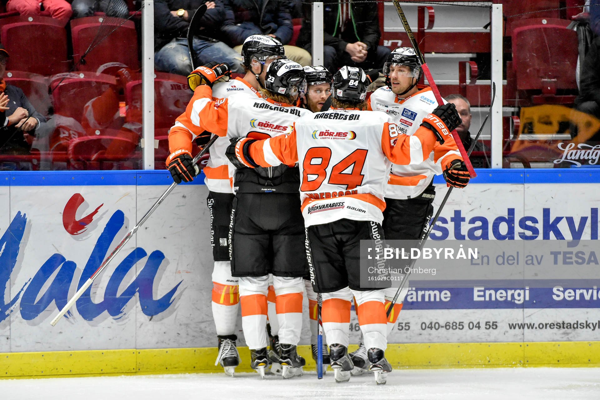 Karlskronas Mattias Guter jublar med lagkamrater