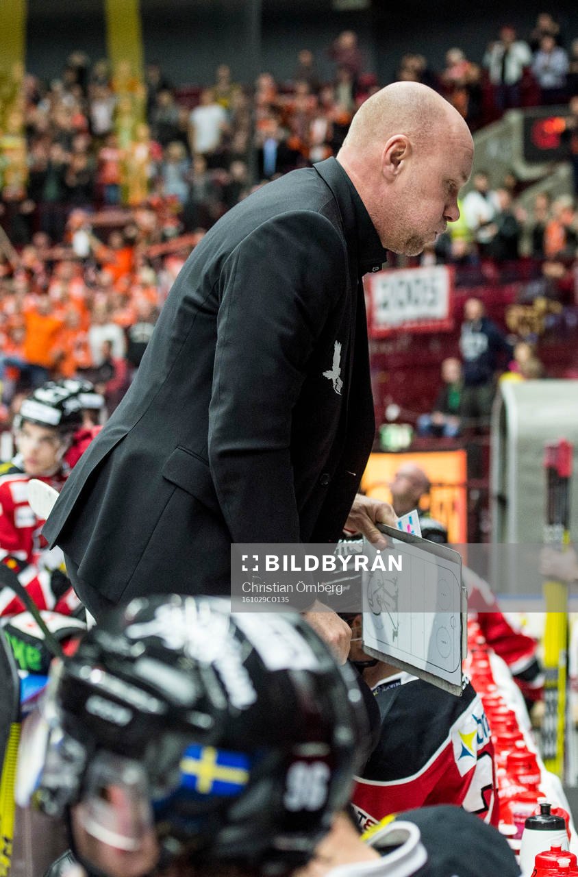 Malmö Redhawks tränare Peter Andersson deppar