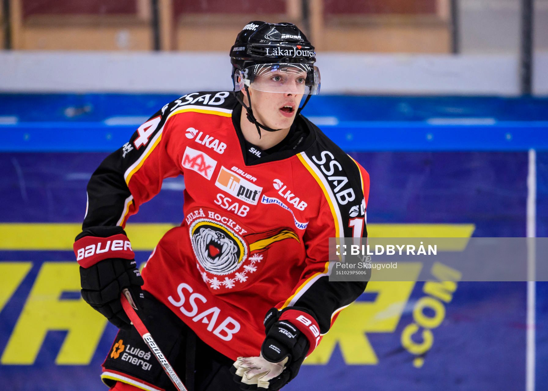 Luleås Anton Toolanen på uppvärmningen