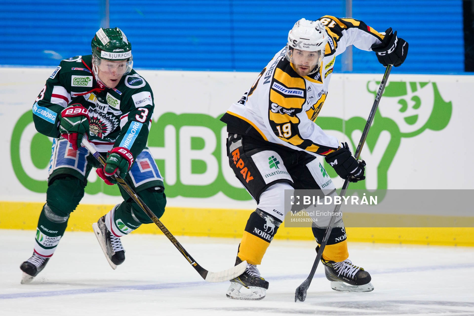 Frölundas Carl Grundström mot Skellefteås Andrew Calof