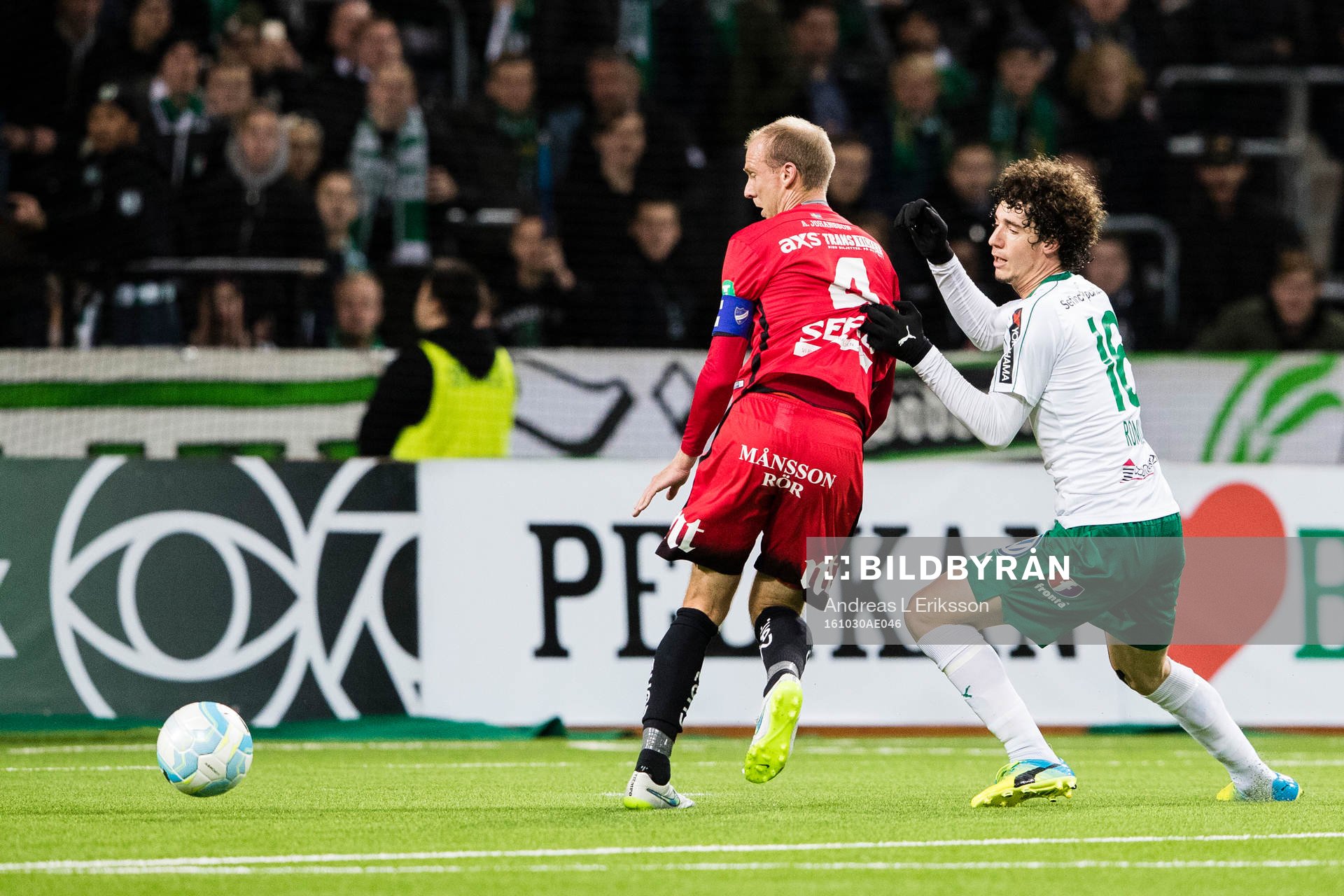 Norrköpings Andreas Johansson och Hammarbys Romulo Cabral
