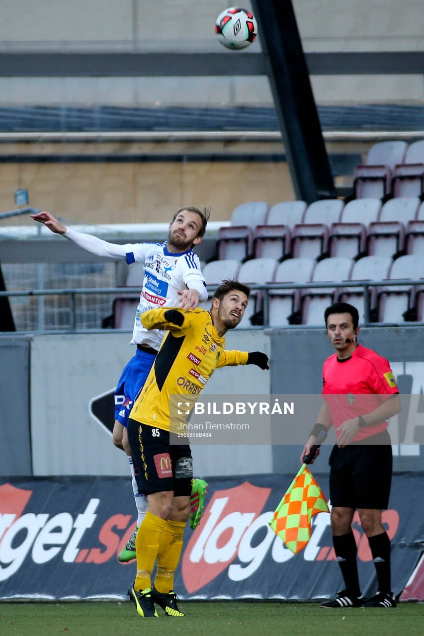 Luleås Jesper Medén och Forwards Stellan Carlsson
