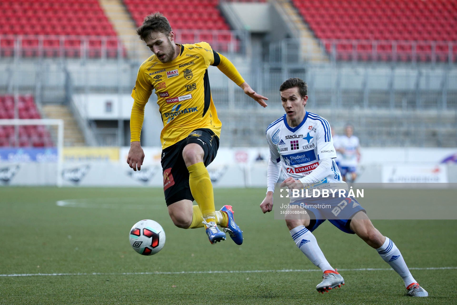 Forwards Markus Gustafsson och Luleås Anton Andersson