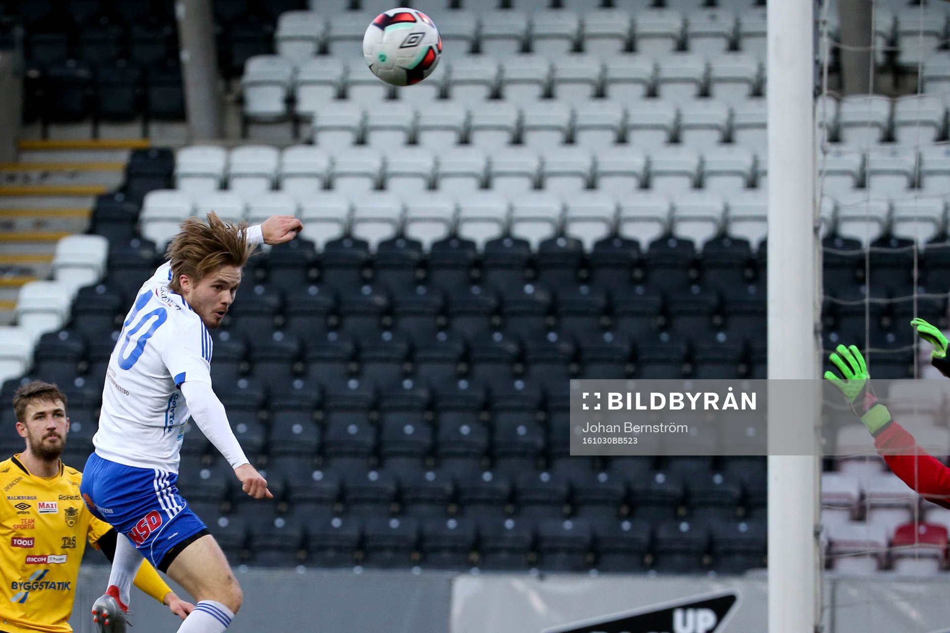 Luleås Joel Rajalakso nickar in 2-0