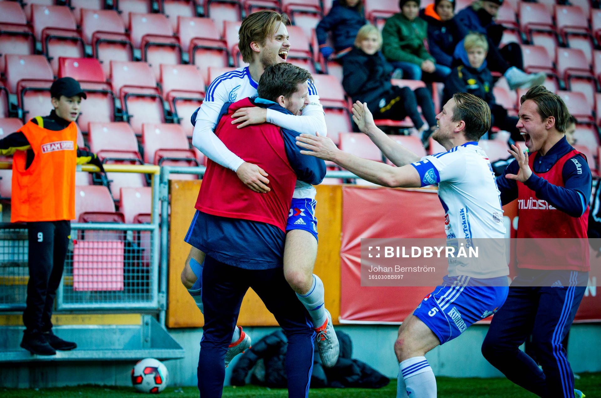 Luleås Joel Rajalakso gör 0-2 och jublar