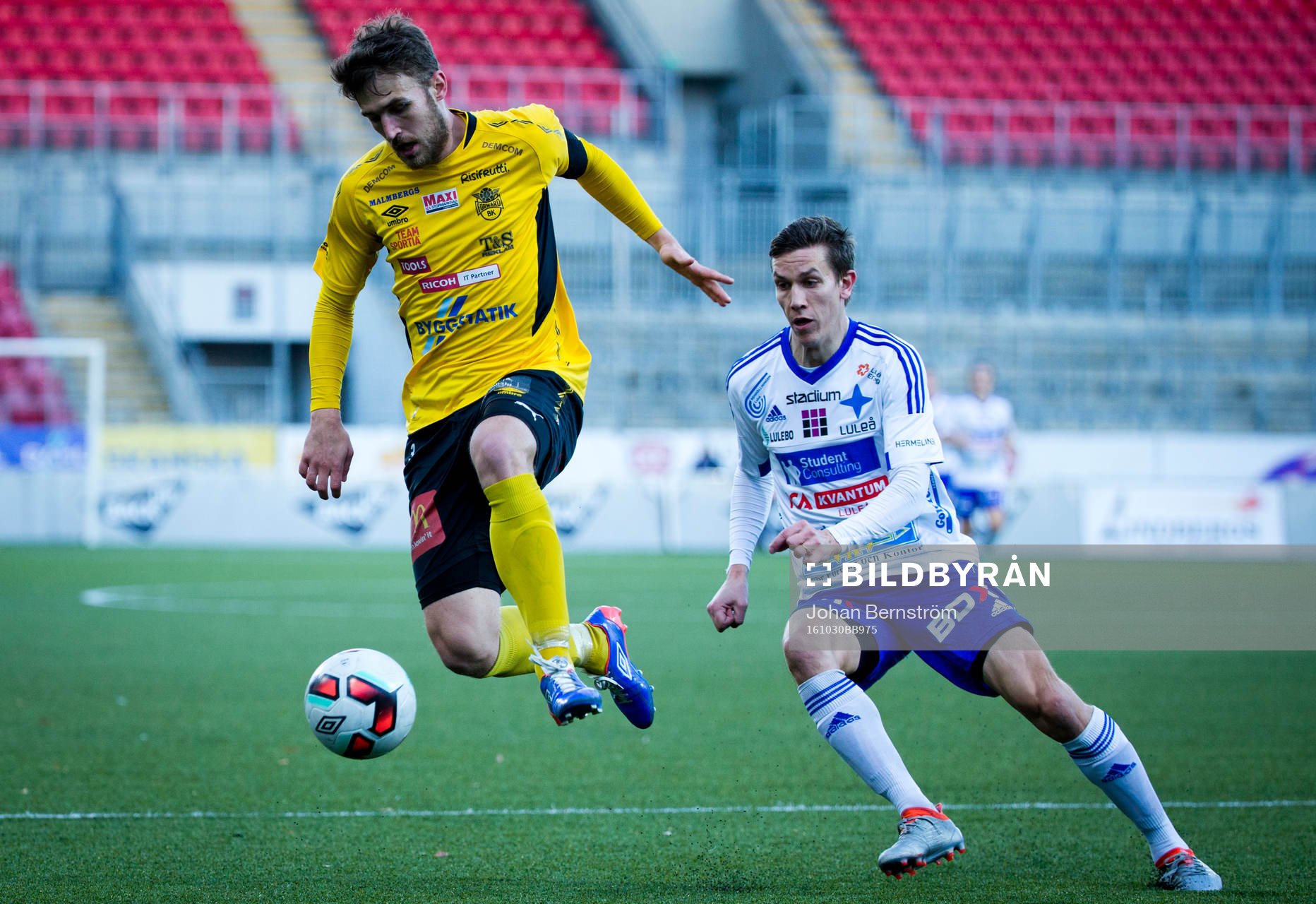 Forwards Markus Gustafsson och Luleås Anton Andersson