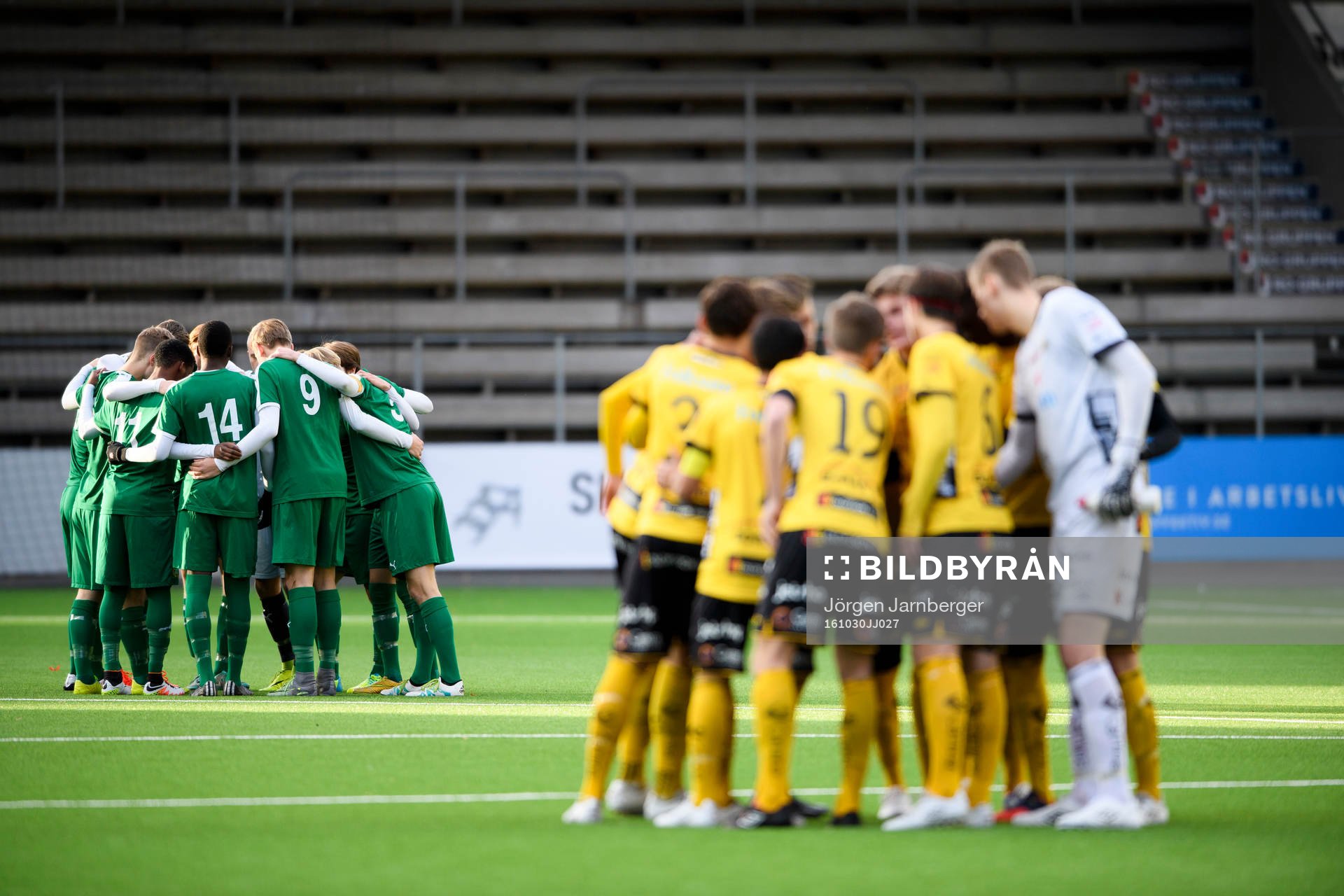 Hammarbys spelare innan U17 SM-final i fotboll mellan