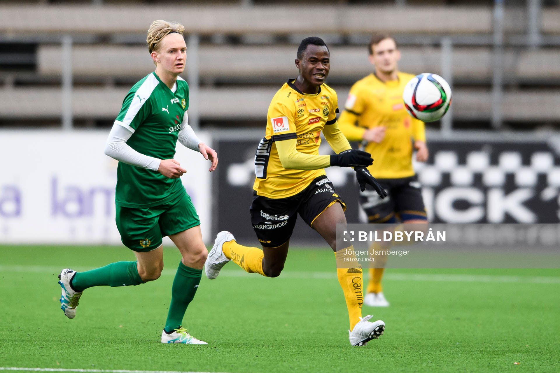 Elfsborgs Prince Isaac Kouame och Hammarbys Jakob Rylander