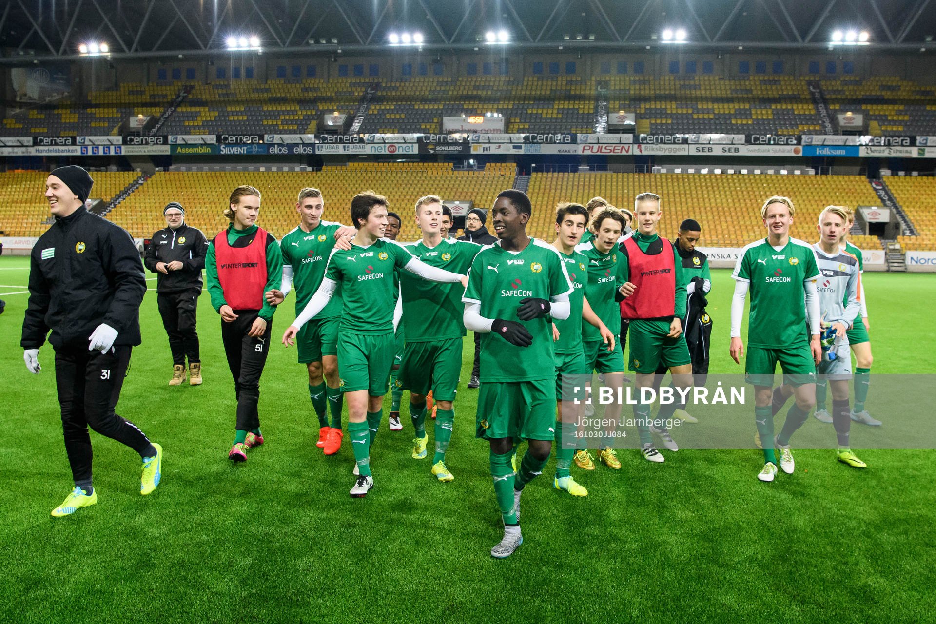 Hammarbys spelare med Samouil Izountouemoi längst fram