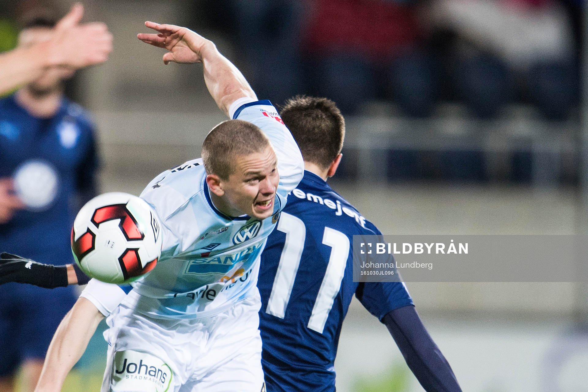 Gefles Anton Lans och Malmö FFs Alexander Jeremejeff