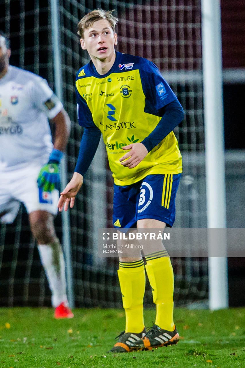 Ängelholms Edvin Nilsson under fotbollsmatchen i Superettan mellan Ängelholm och Örgryte den 30 oktober 2016 i Ängelholm.
