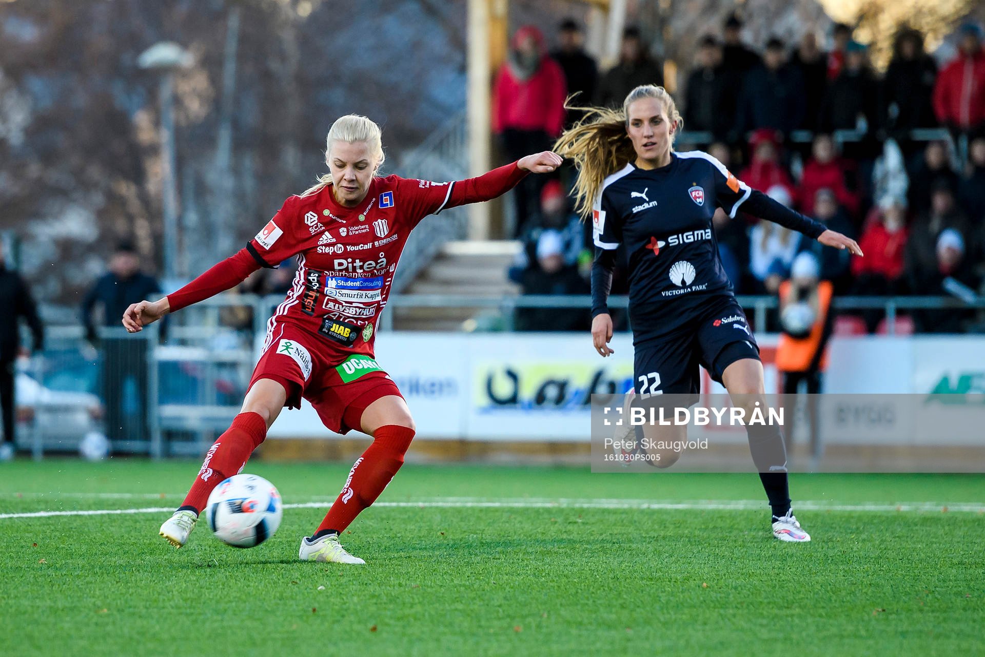 Piteås Lotta Ökvist tar skott