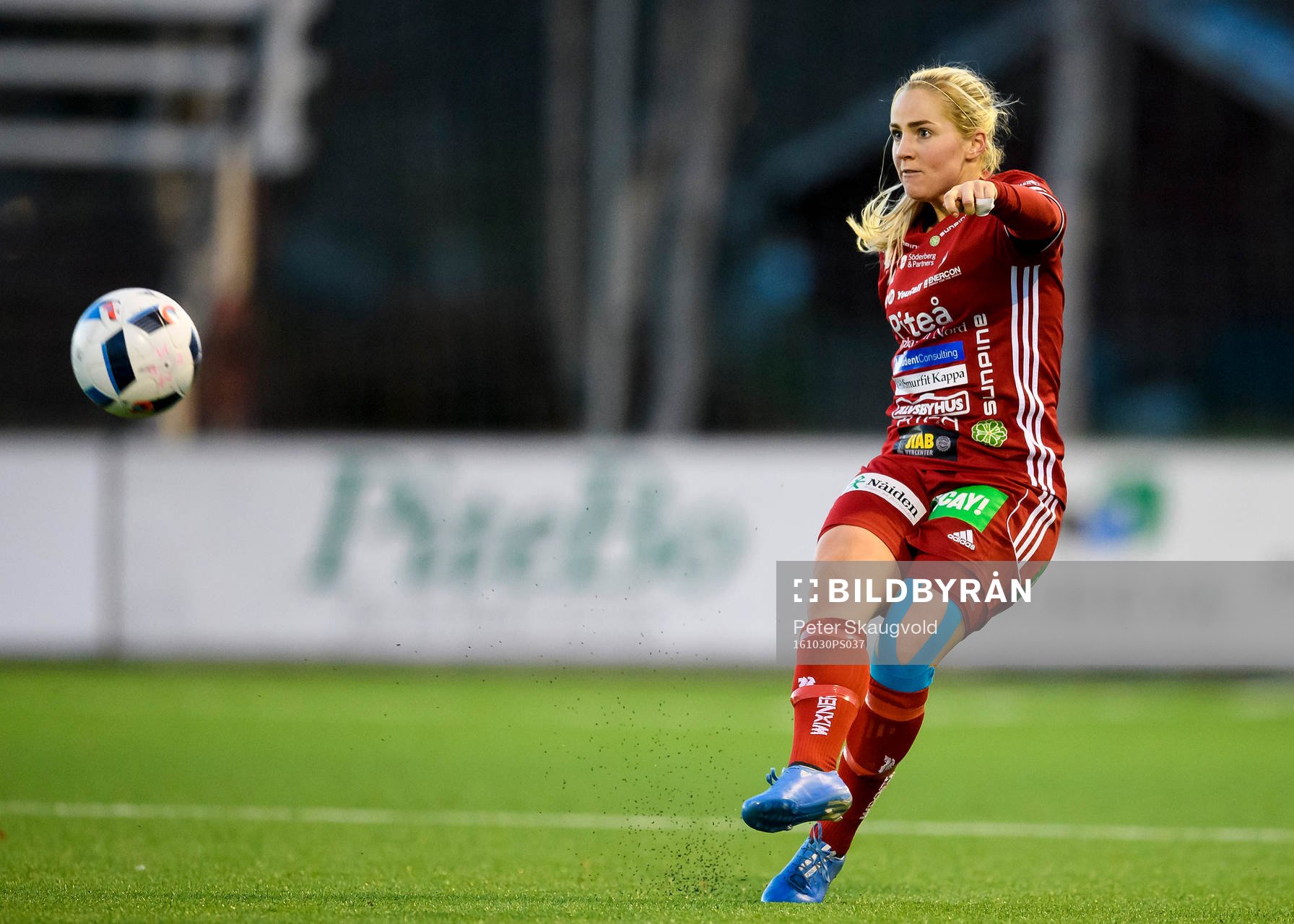 Piteås Irma Helin under fotbollsmatchen i Damallsvenskan mellan Piteå och Rosengård den 30 oktober 2016 i Piteå.