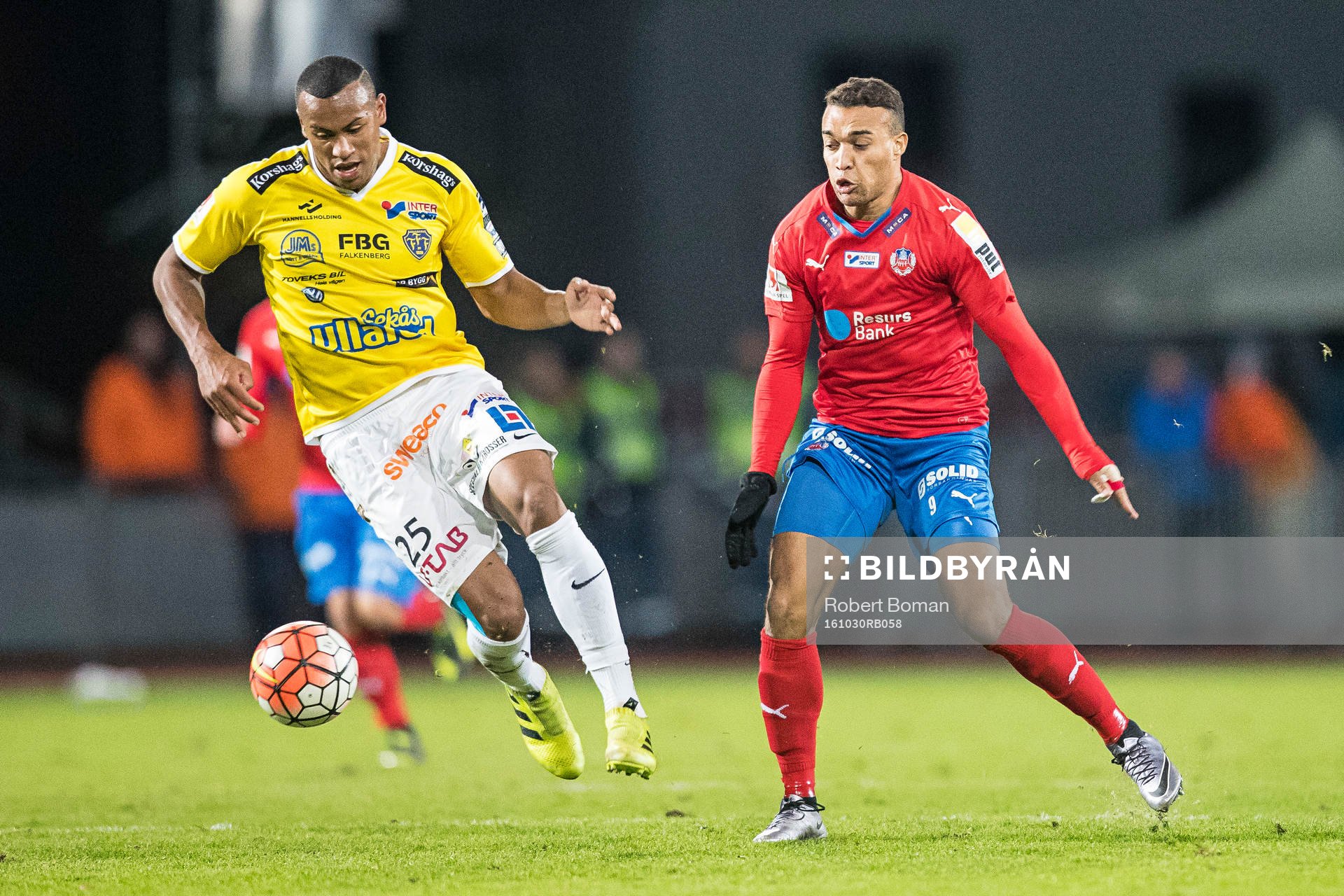 Falkenbergs Felipe Carvalho och Helsingborgs Tyrell Rusike